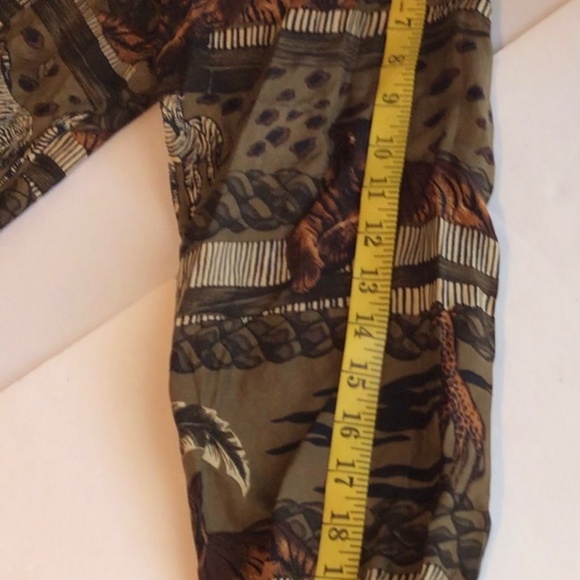 metro exspress womens button up shirt brown size Medium silk animal print safari - Picture 10 of 11